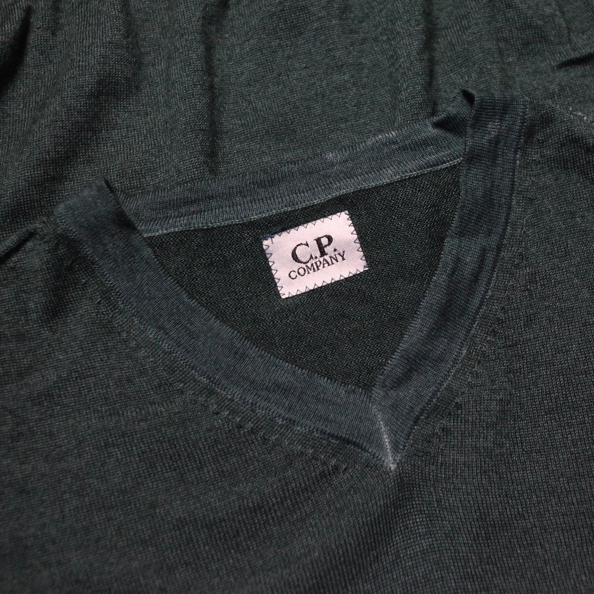 CP COMPANY ダークグレー Vネックニット C.P. COMPANY C.P Sweater 